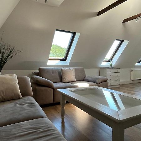 Saechsische-Schweiz-Ferienhaus-Wohnung-1-Mit-Elbblick-Sauna-Und-Kamin كونيجشتاين آن دير إلب المظهر الخارجي الصورة