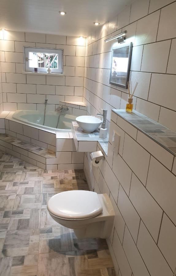 Saechsische-Schweiz-Ferienhaus-Wohnung-1-Mit-Elbblick-Sauna-Und-Kamin كونيجشتاين آن دير إلب المظهر الخارجي الصورة
